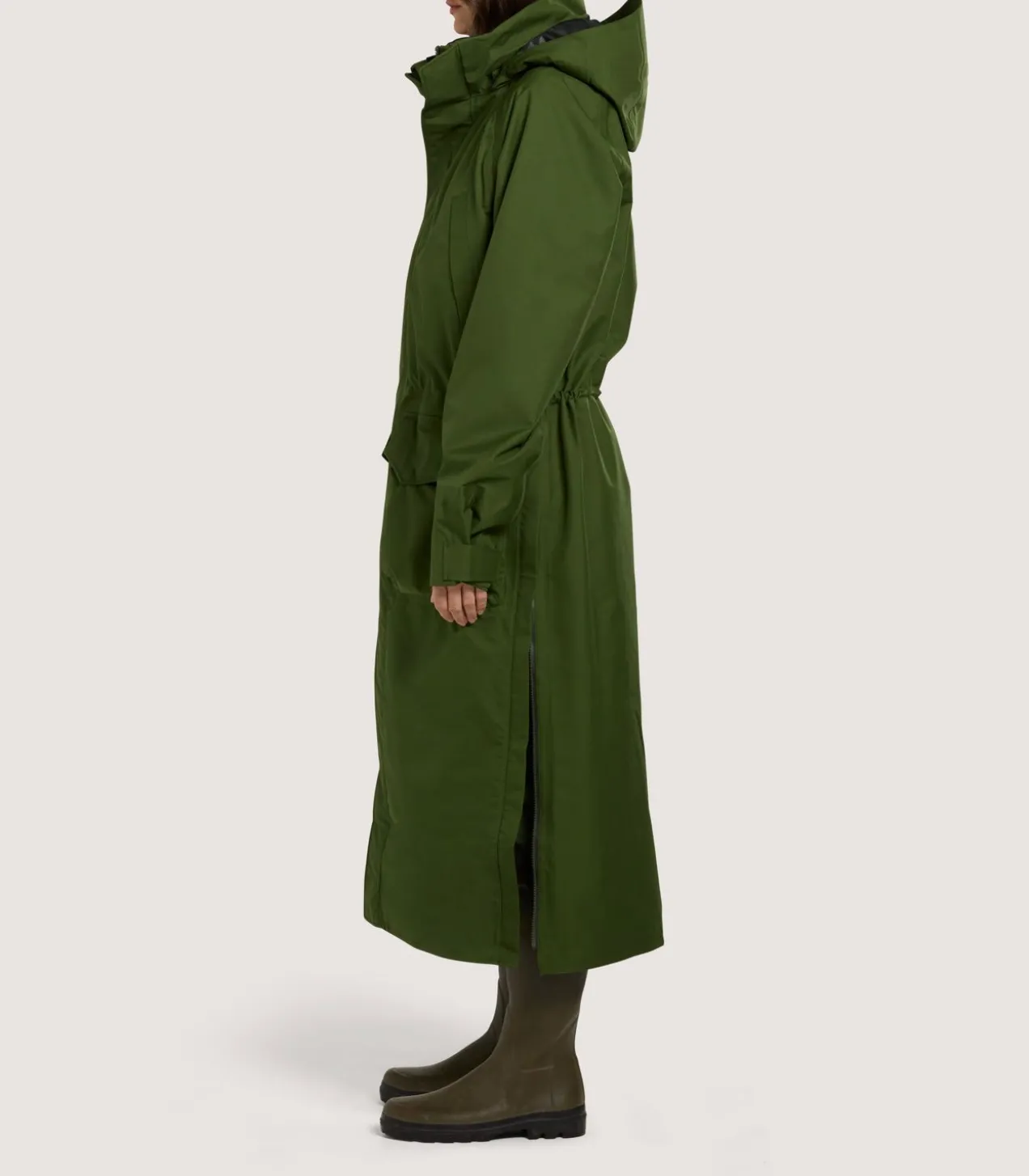 Unisex Technical Vatersay Sporting Cape In Rifle Green